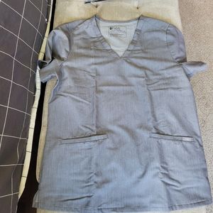 Figs gray scrub top medium